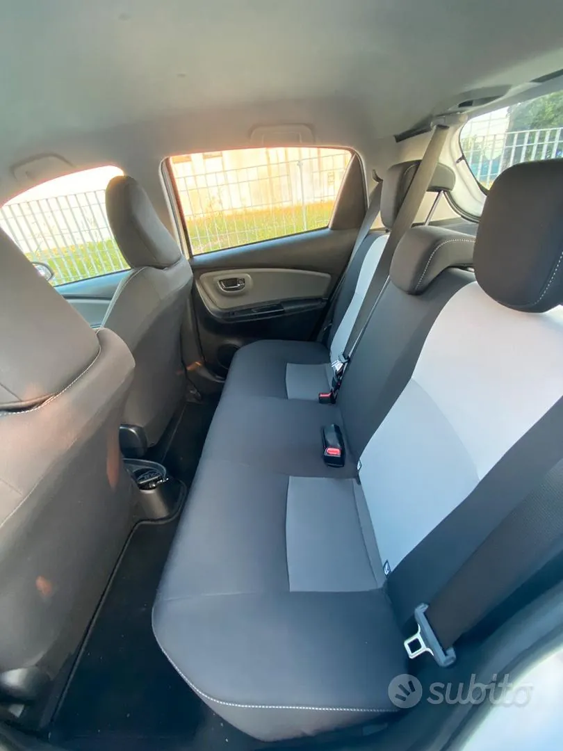 Toyota Yaris 2017 photo 5