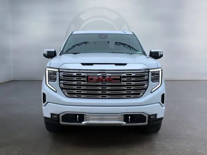 GMC Sierra 1500 2026 photo 2
