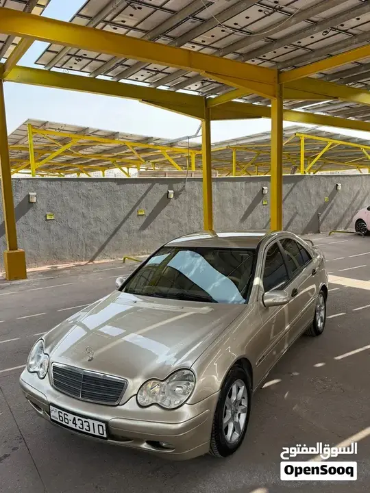 Mercedes-Benz C-Class 2006 photo 2