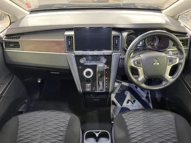 Mitsubishi Delica D:5 2022 photo 2