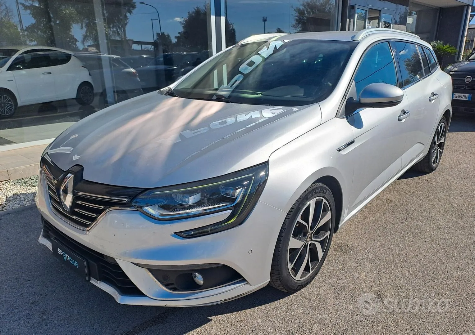 Renault Megane 2019 photo 2