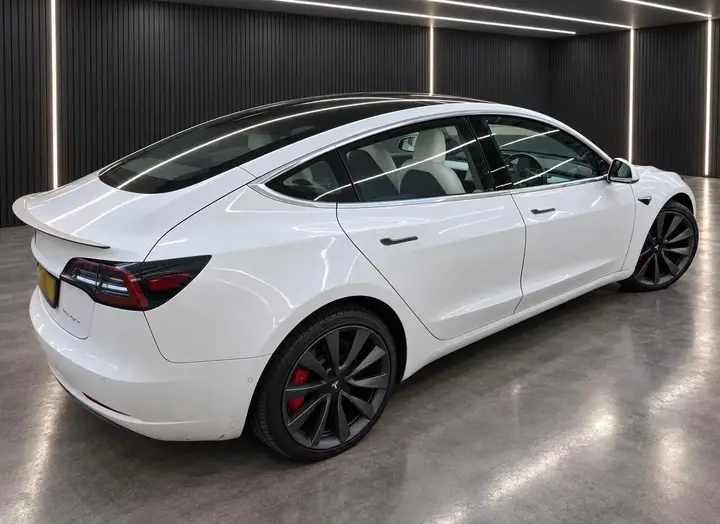 Tesla Model 3 2020 photo 4