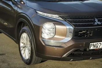 Mitsubishi Outlander 2022 photo 5
