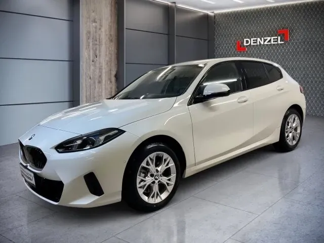 BMW 1 Series 2025 photo 2