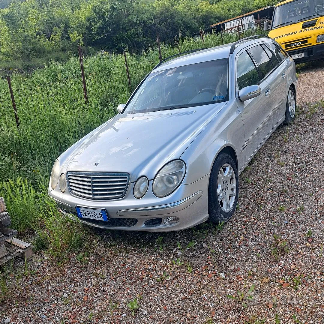 Mercedes-Benz E 270 2005 photo 2