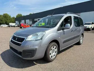 Peugeot Partner Tepee 2016 photo 2