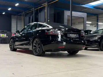Tesla Model S 2020 photo 2