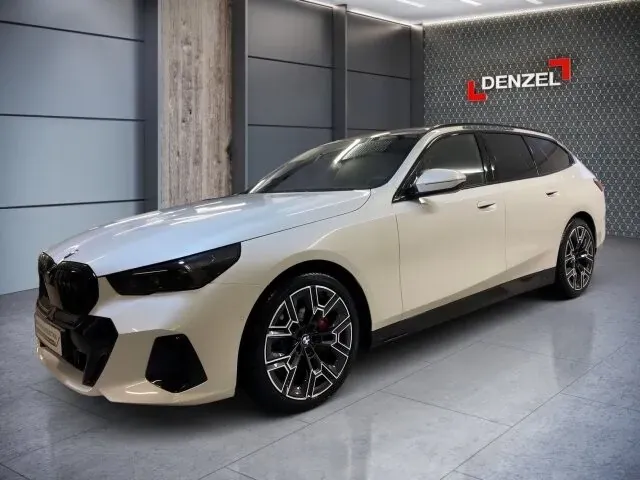 BMW 5 Series photo 2