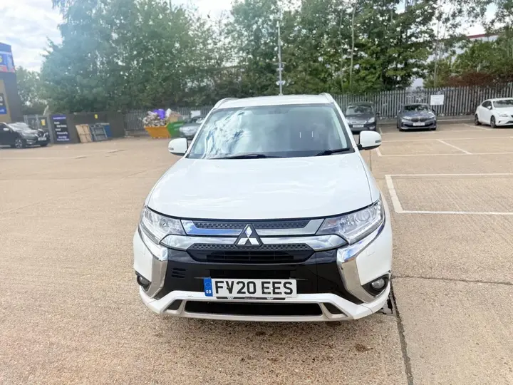 Mitsubishi Outlander 2020 photo 2