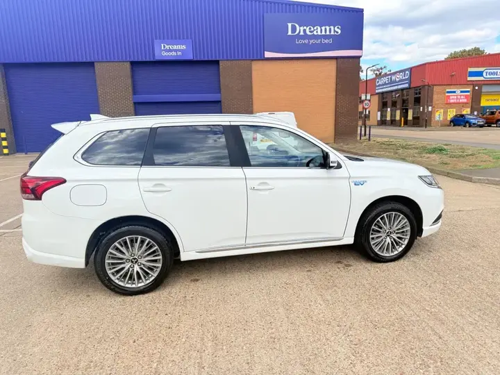 Mitsubishi Outlander 2020 photo 3