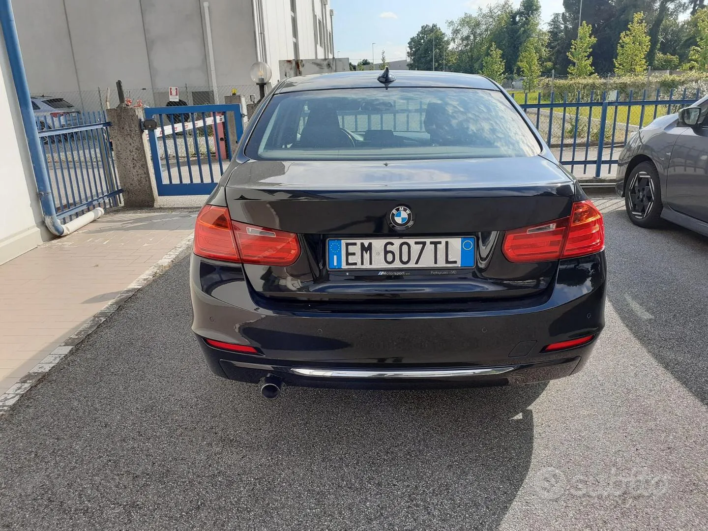 BMW F30 2012 photo 4