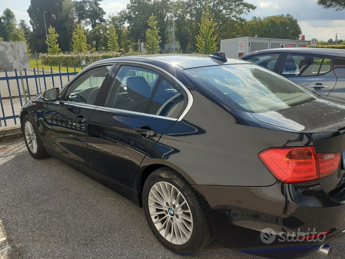 BMW F30 2012 photo 2