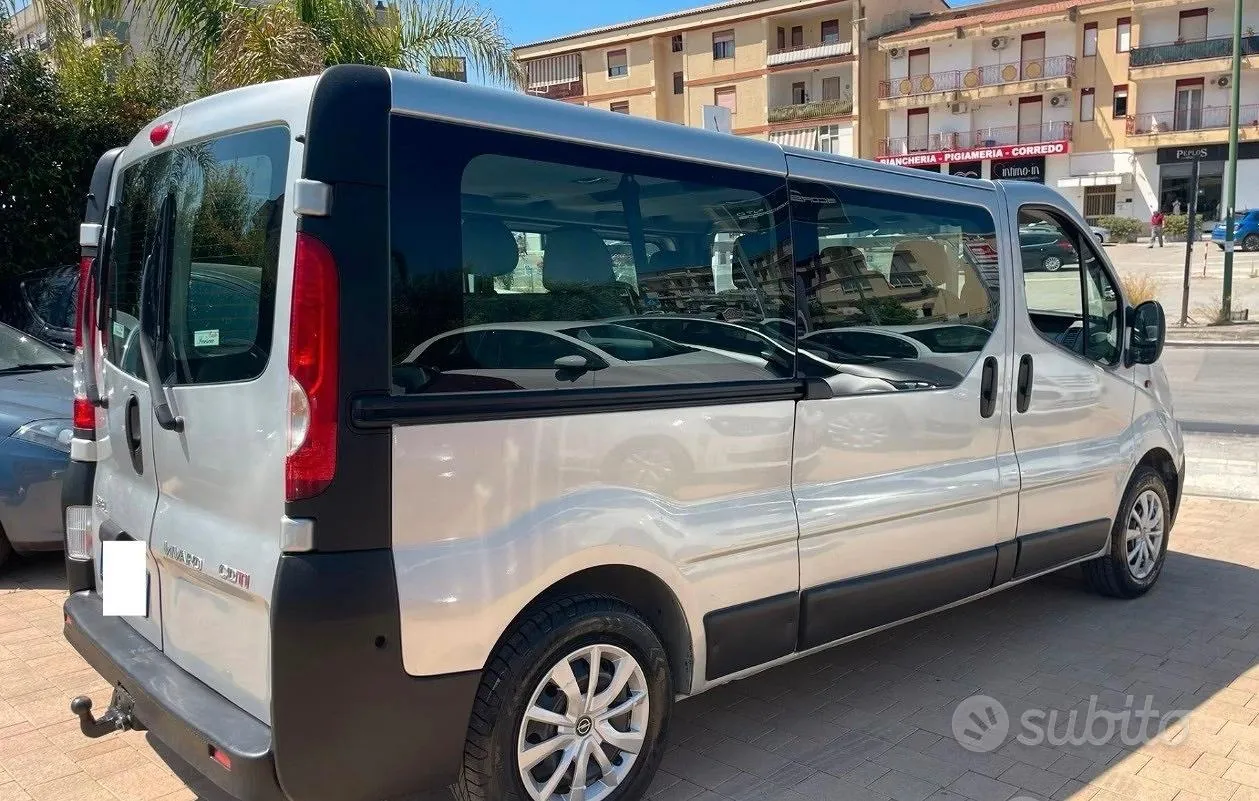 Opel Vivaro 2007 photo 2