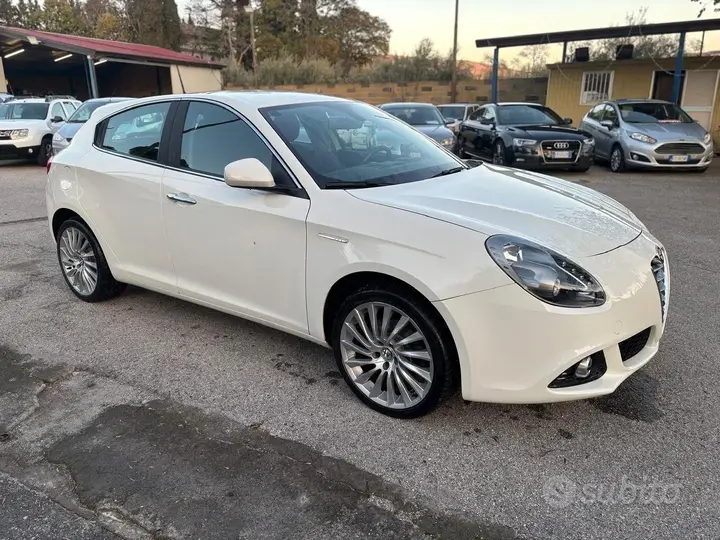 Alfa Romeo Giulietta 2014 photo 4