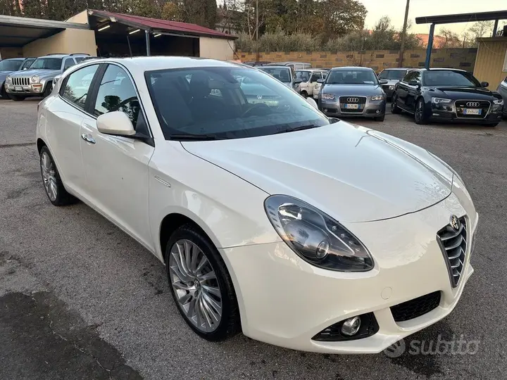 Alfa Romeo Giulietta 2014 photo 2