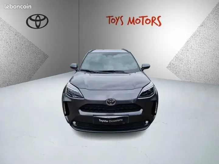 Toyota Yaris 2024 photo 2
