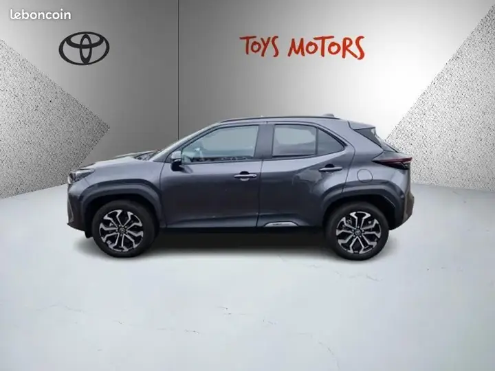 Toyota Yaris 2024 photo 3