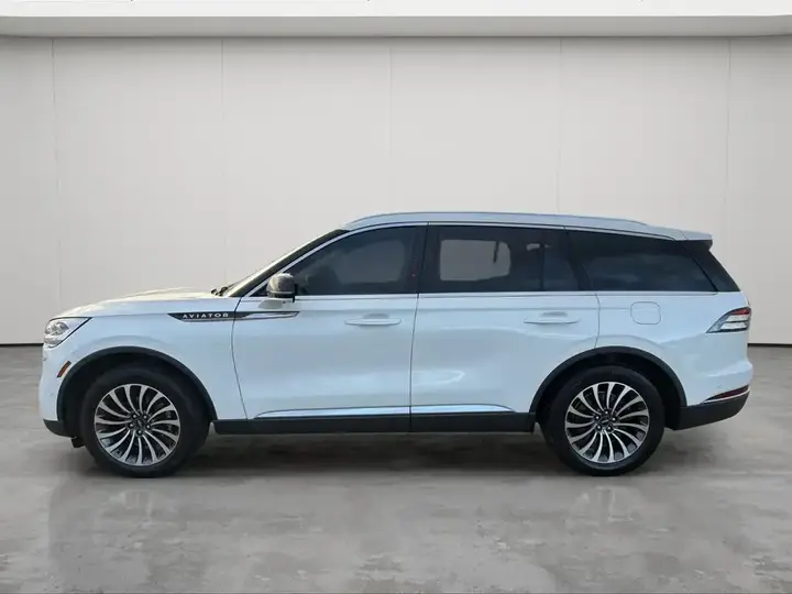 Lincoln Aviator 2023 photo 4