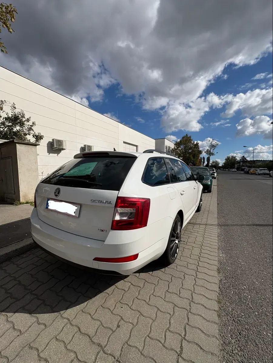 Skoda Octavia 2014 photo 2