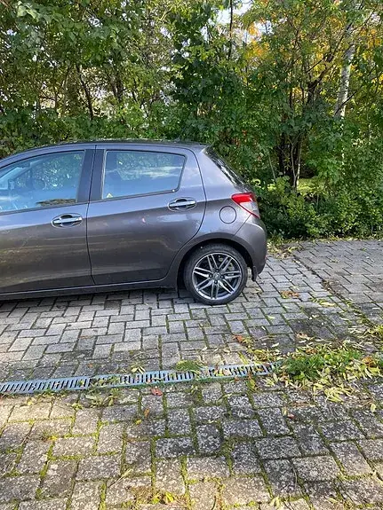 Toyota Yaris 2013 photo 4