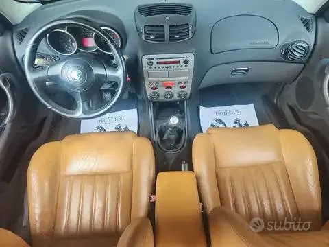 Alfa Romeo 147 2004 photo 2