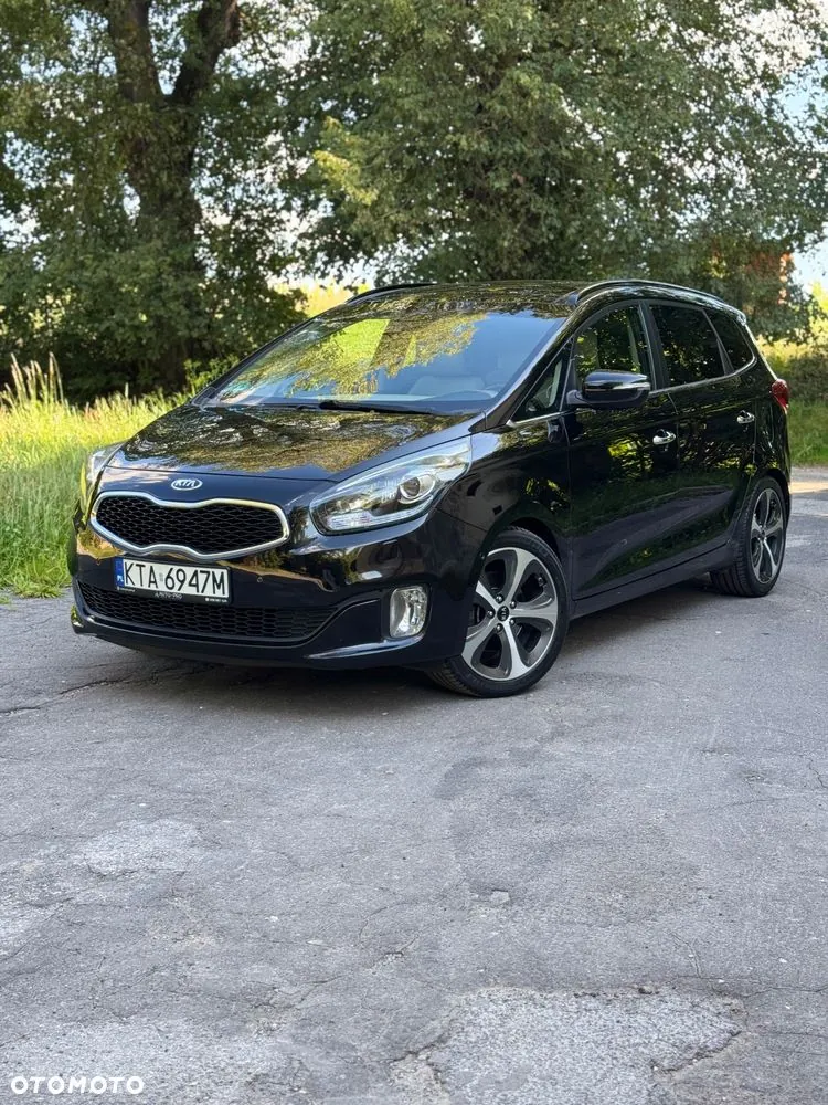 Kia Carens 2013 photo 2