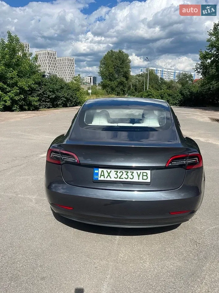 Tesla Model 3 2023 photo 4