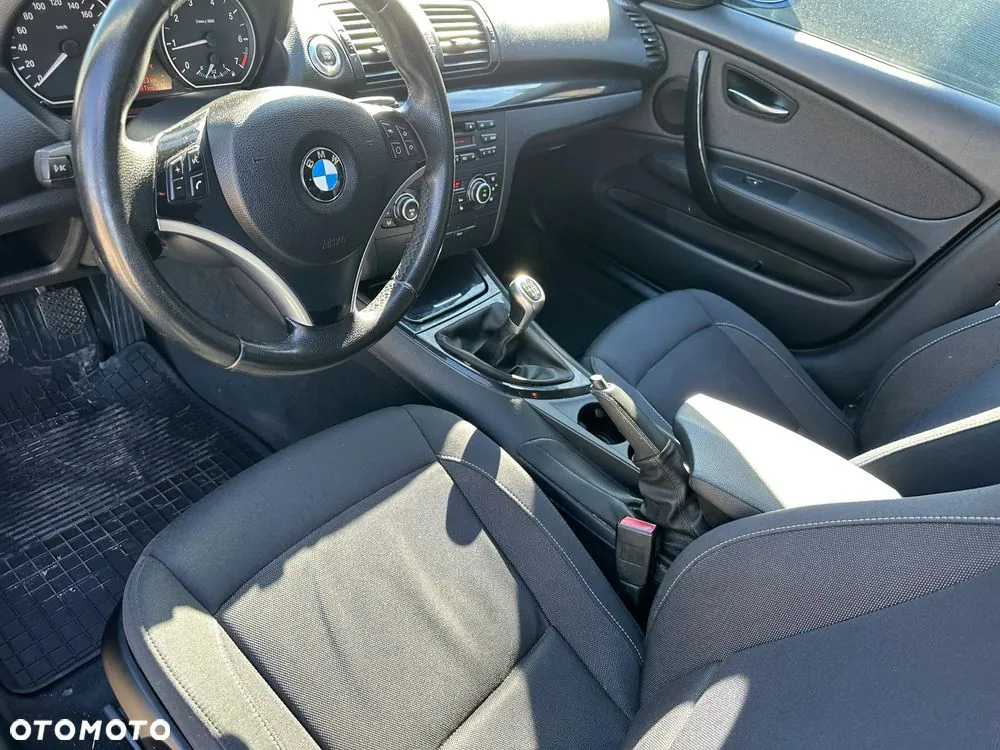 BMW Seria 1 2010 photo 2