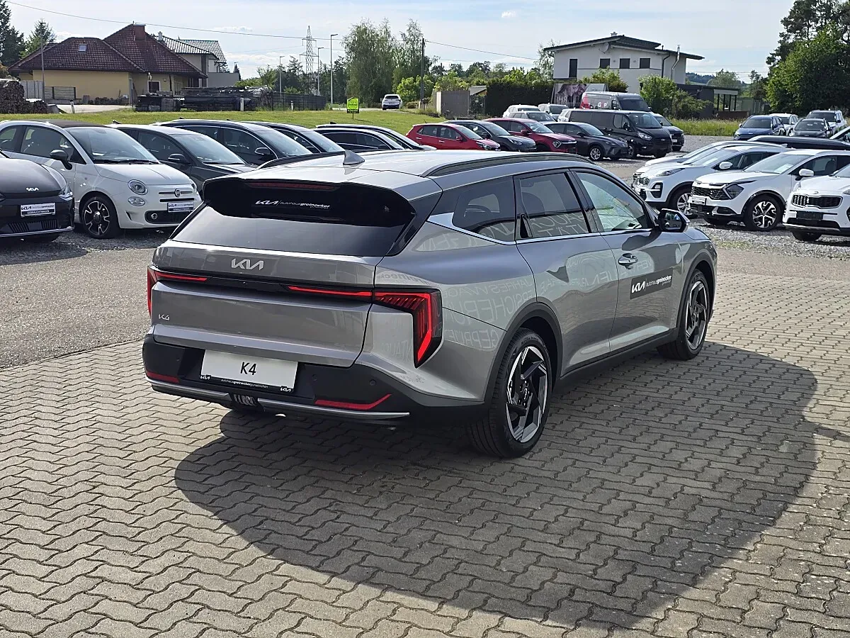 Kia K4 photo 3