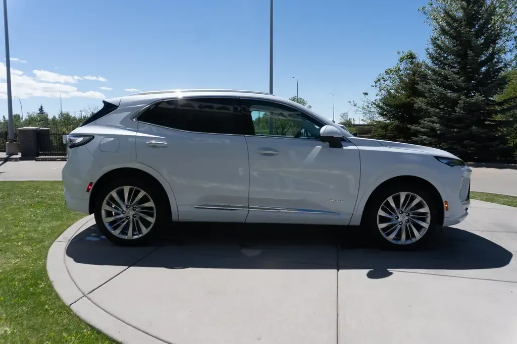 Buick Envision 2026 photo 4