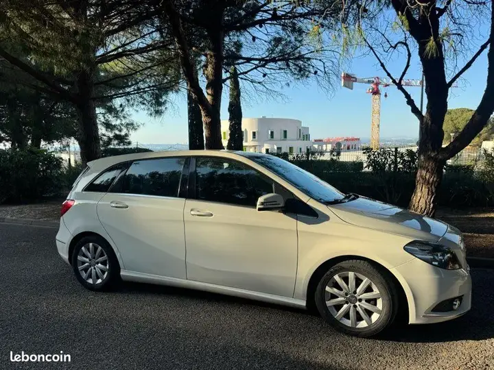 Mercedes-Benz B-Class 2014 photo 2