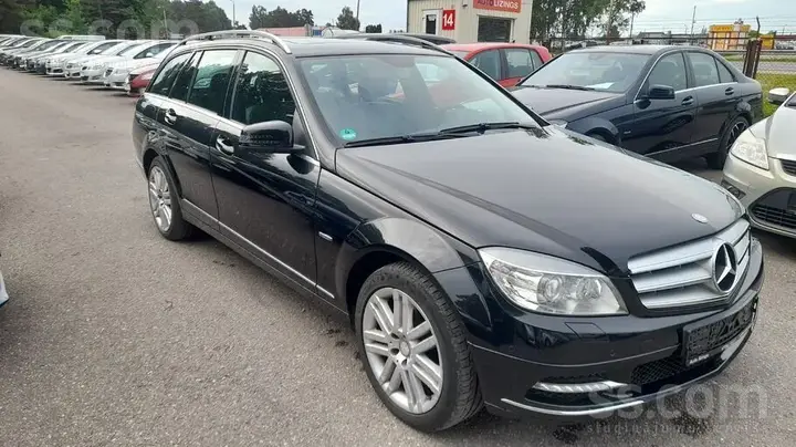 Mercedes-Benz C350 2011 photo 3