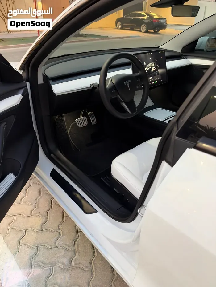 Tesla Model 3 2022 photo 2