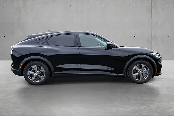Ford Mustang Mach-E 2022 photo 2