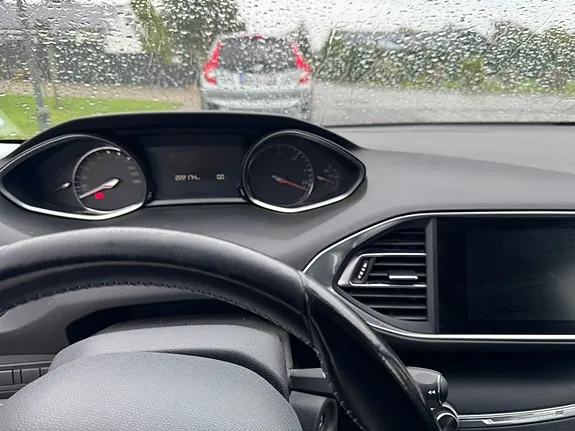 Peugeot 308 2015 photo 5