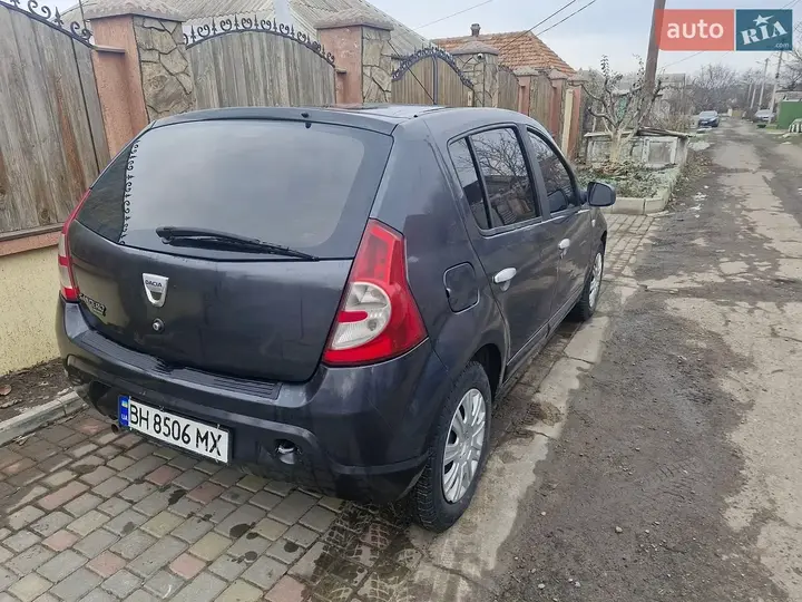 Dacia Sandero 2009 photo 4