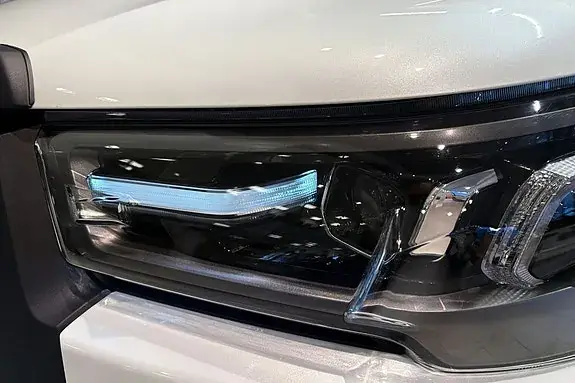 Toyota Hilux 2025 photo 4