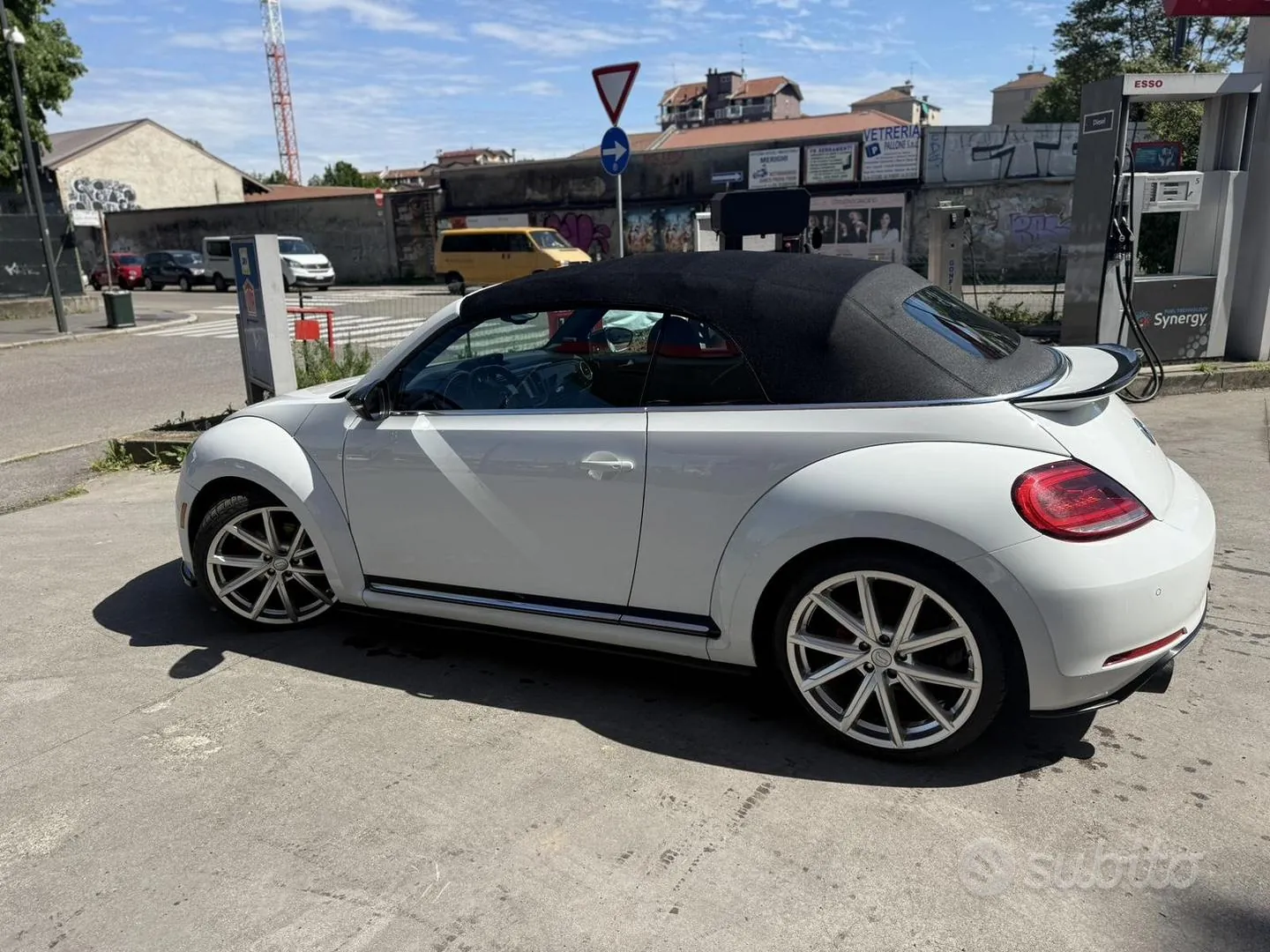 Volkswagen Maggiolino Cabrio 2014 photo 2