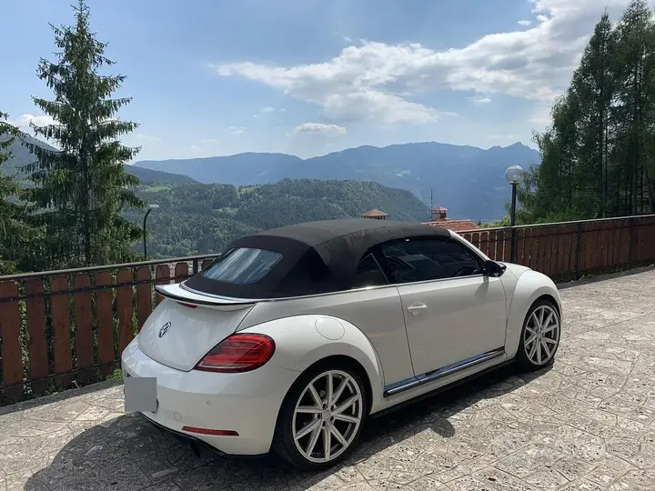 Volkswagen Maggiolino Cabrio