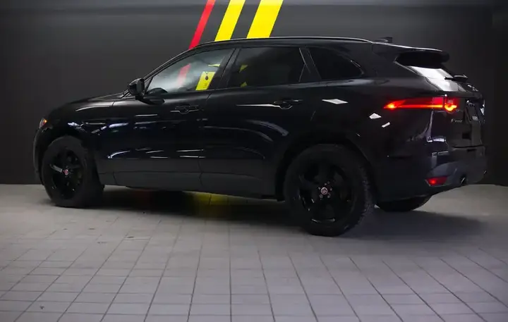 Jaguar F-Pace 2019 photo 3