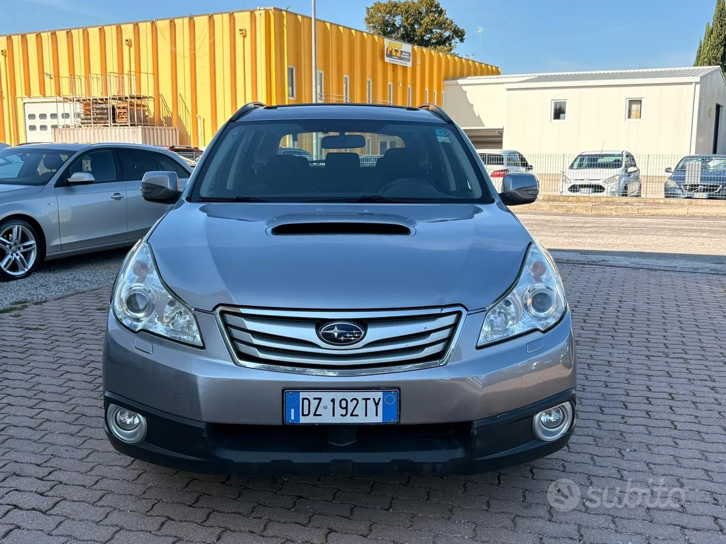 Subaru Outback 2009 photo 2