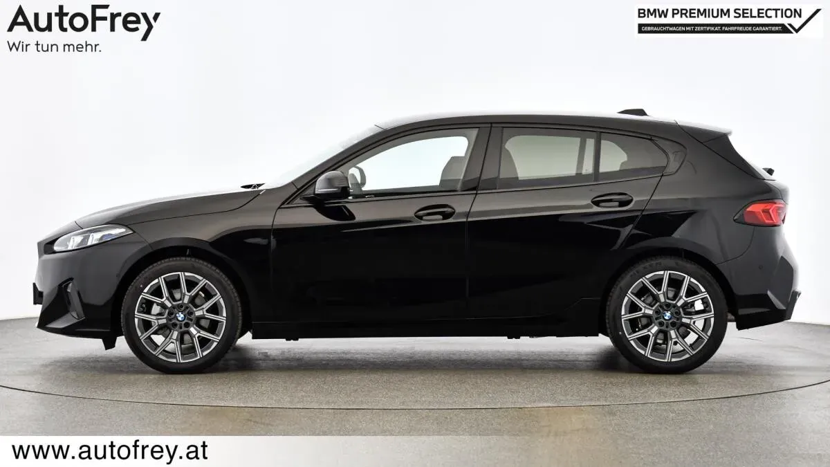 BMW 1 Series 2025 photo 3