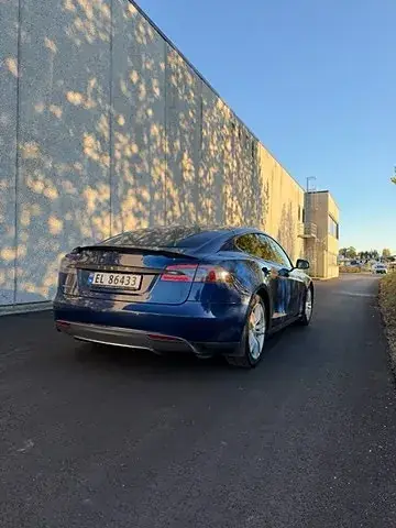 Tesla Model S 2016 photo 2