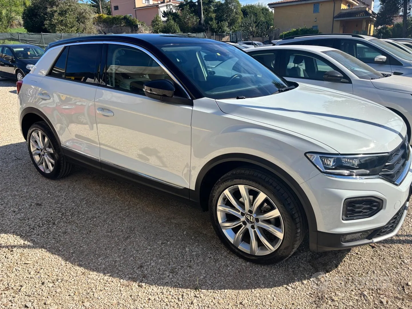 Volkswagen T-Roc 2021 photo 2