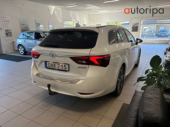 Toyota Avensis 2015 photo 5