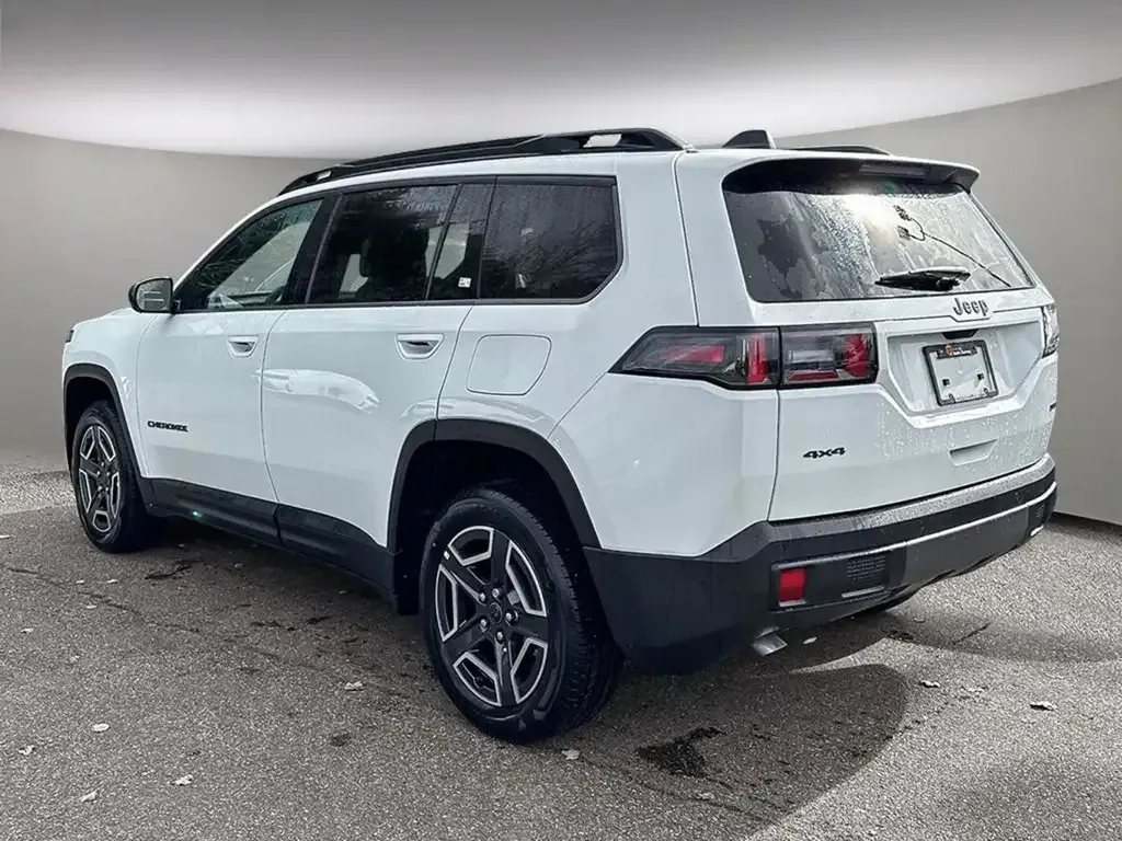 Jeep Cherokee 2026 photo 4