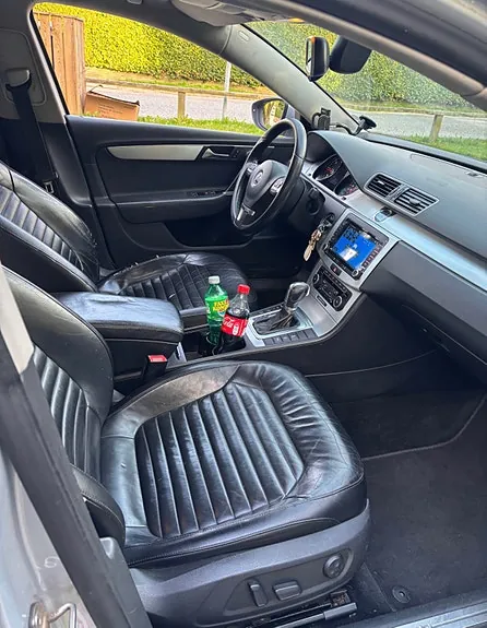 Volkswagen Passat 2011 photo 3