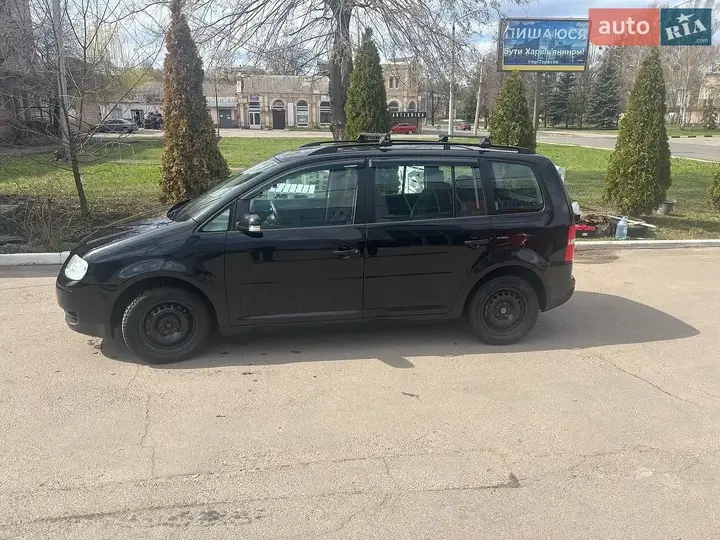 Volkswagen Touran 2005 photo 4