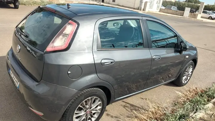 Fiat Punto Evo 2011 photo 4