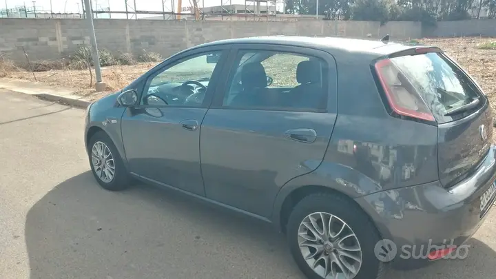 Fiat Punto Evo 2011 photo 2